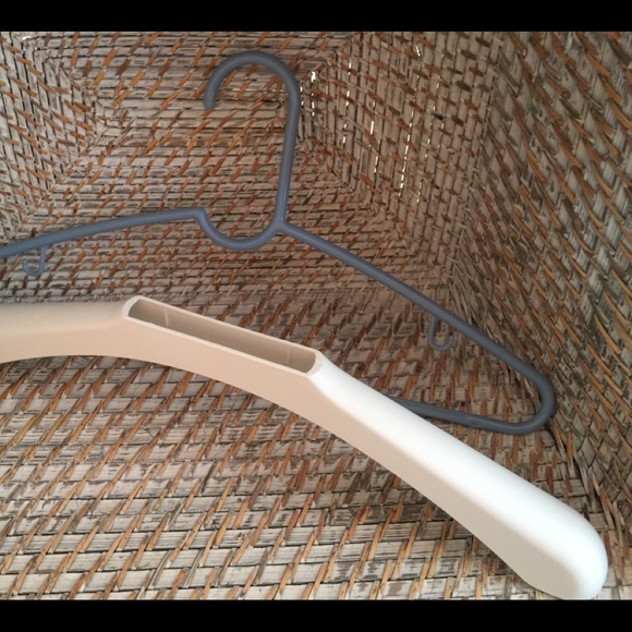 COPY - SHOULDER SHAPER HANGER COVERS. 20 SHAPER COVERS. DESIGNED TO COVER YOUR … - Picture 11 of 13